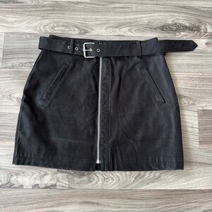 4SI3NNA Black Snakeskin Print Zipper Front Belted Mini Skirt Size Large